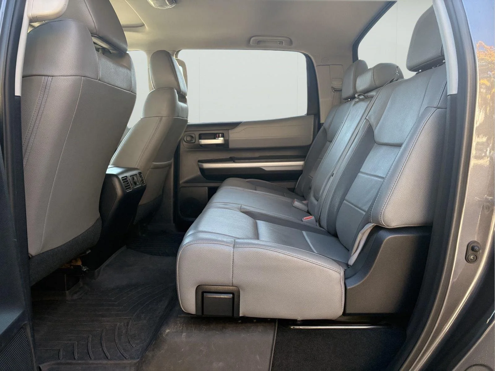 Used 2018 Magnetic Gray Metallic Toyota Limited image 9