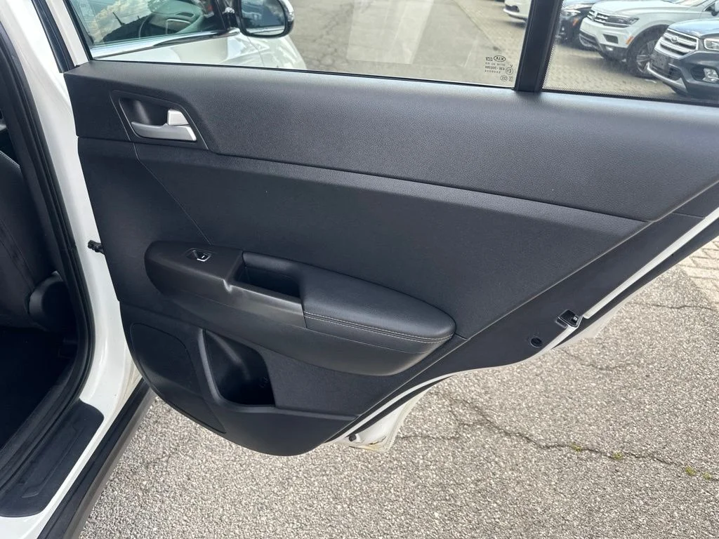 Used 2020 White Kia LX image 30