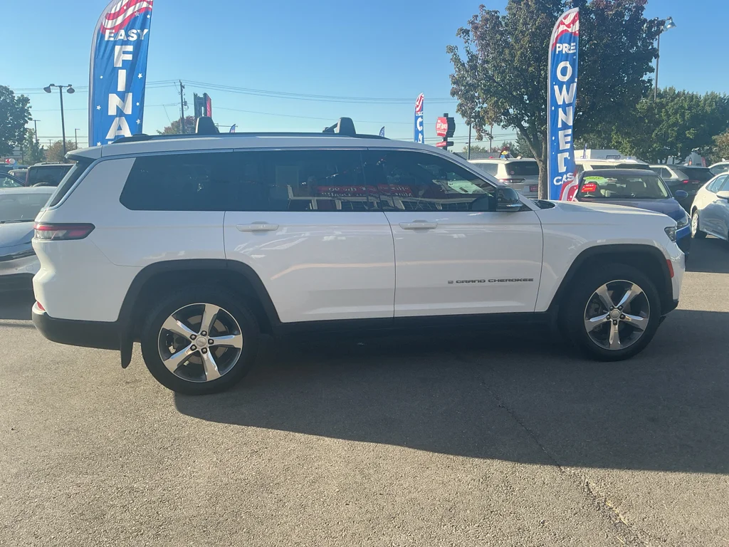 Used 2021 Bright White Clearcoat Jeep Limited image 4