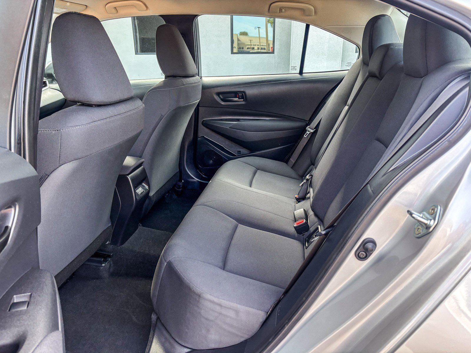 2025 Toyota Corolla LE - Photo 20