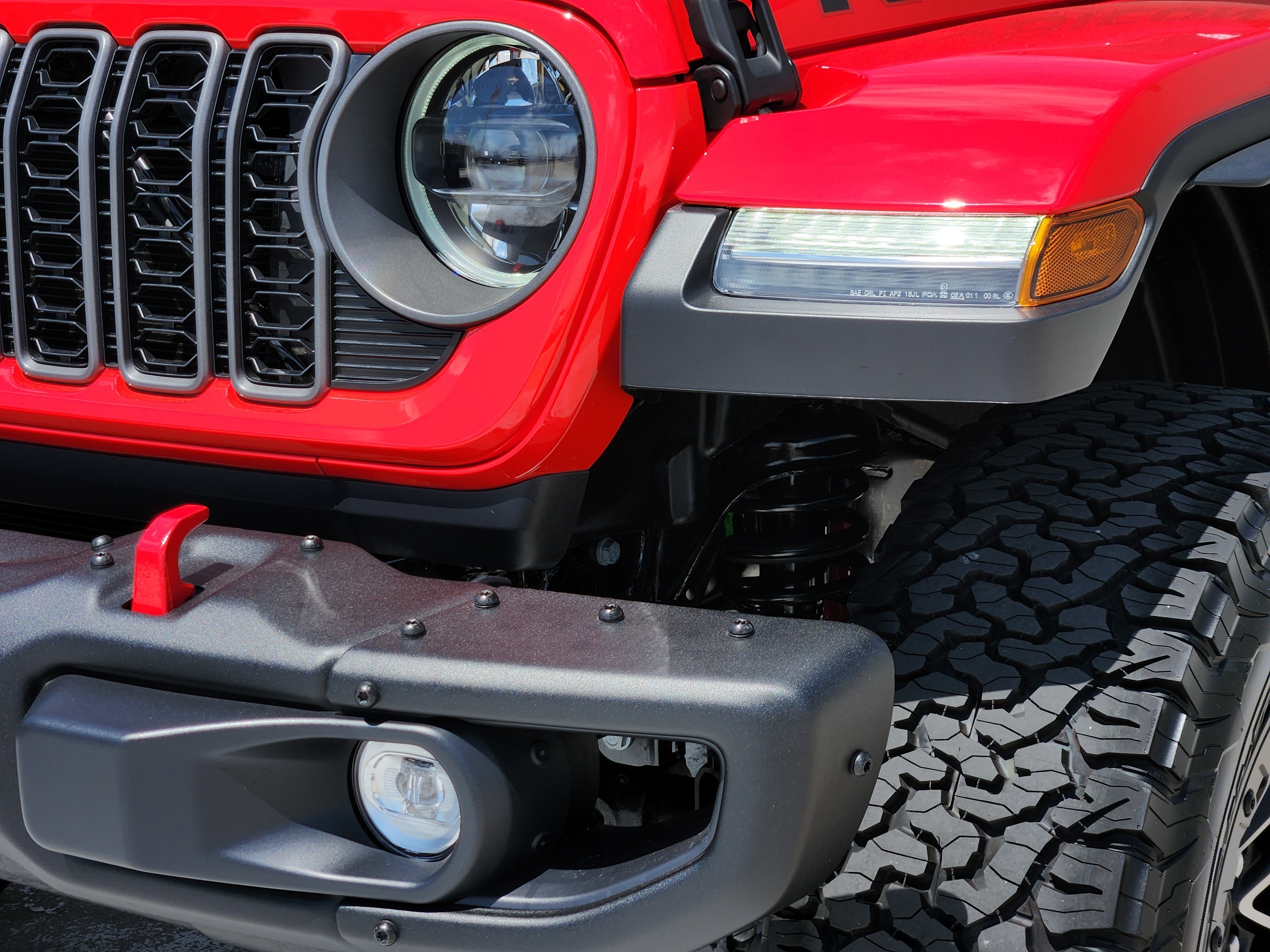 New 2026 Firecracker Red Clear-Coat Exterior Paint Jeep Rubicon X image 6