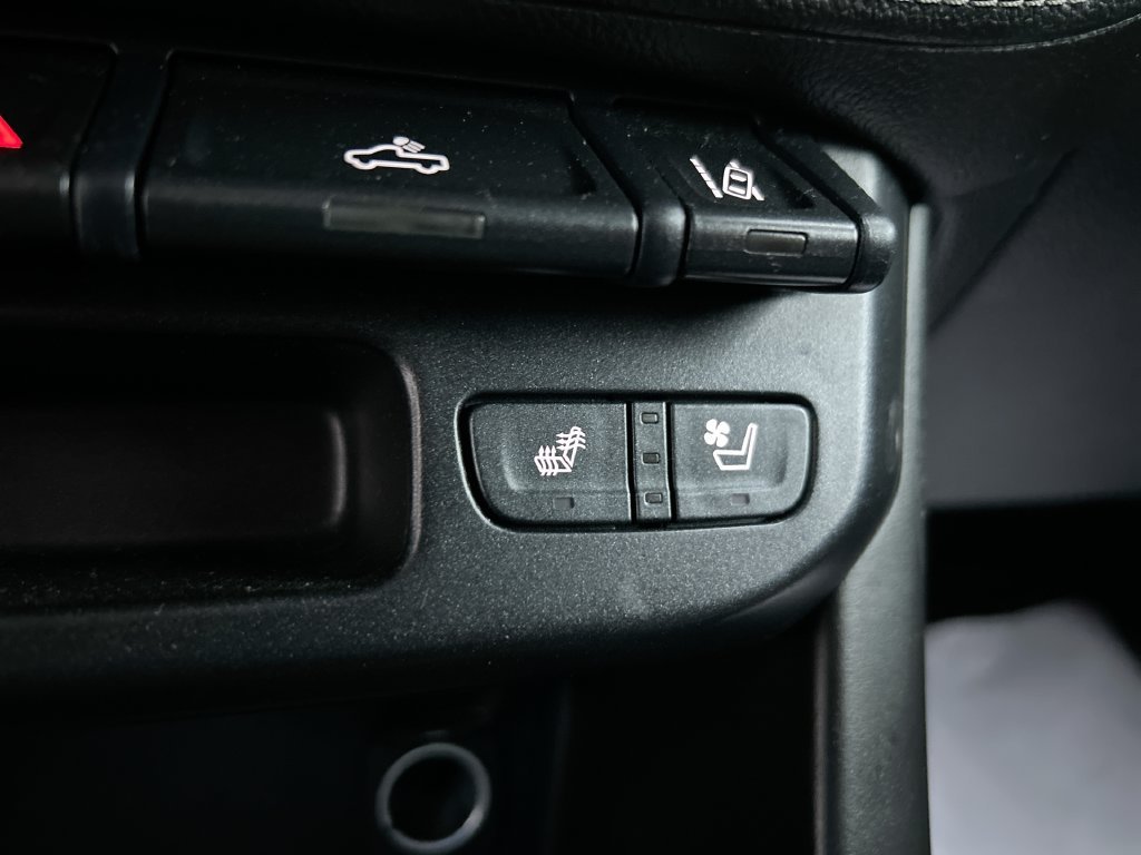 Used 2018 Black GMC Denali image 28