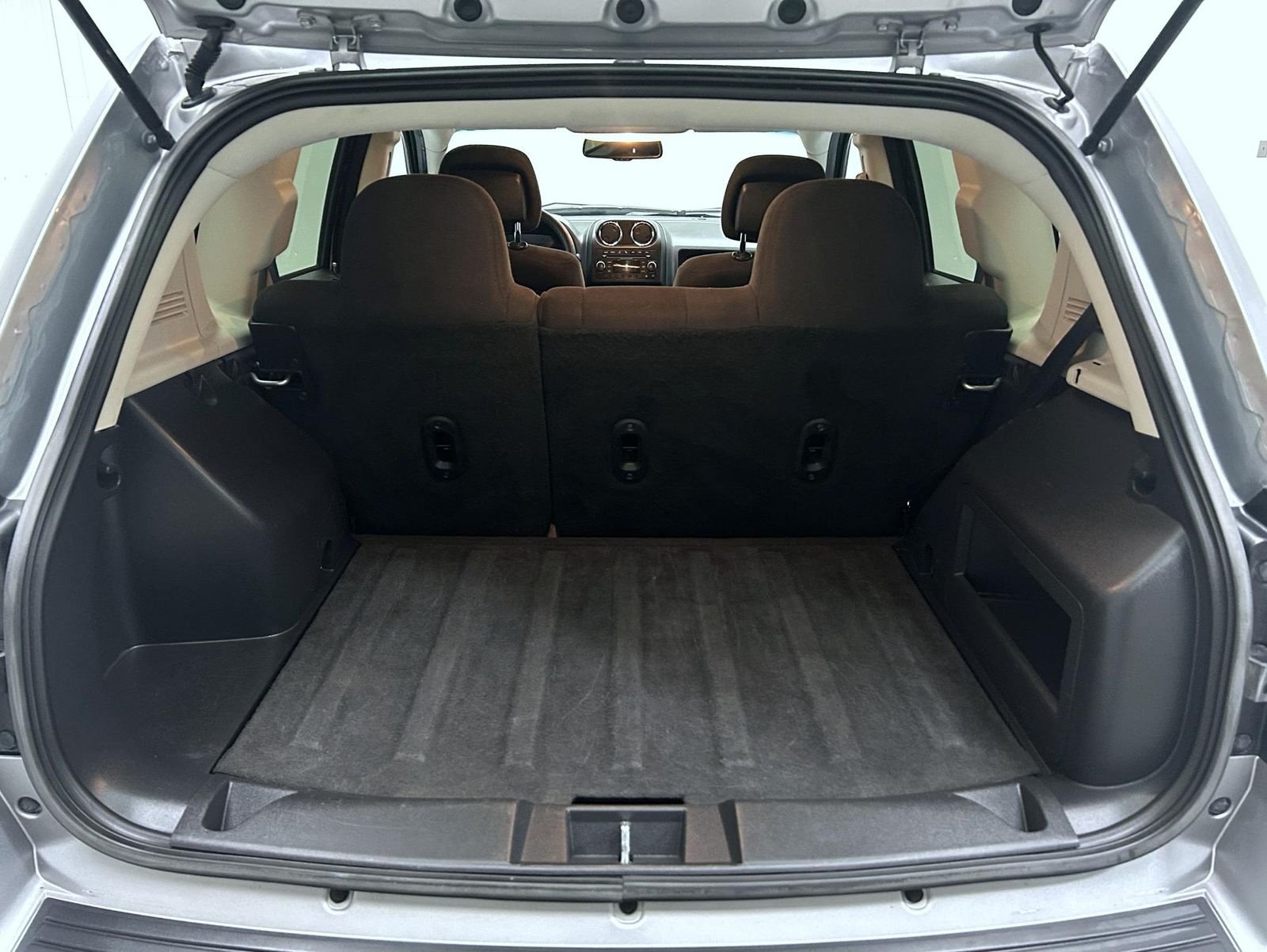 Used 2017 Silver Jeep Sport image 21