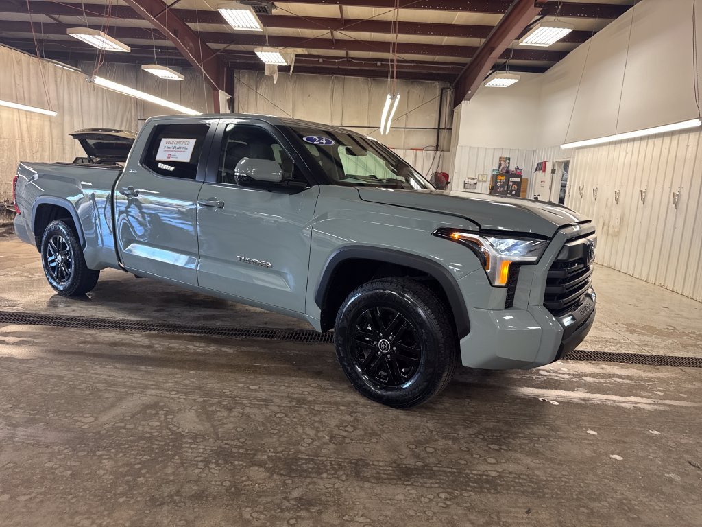 Used 2024  Toyota SR5 image 7