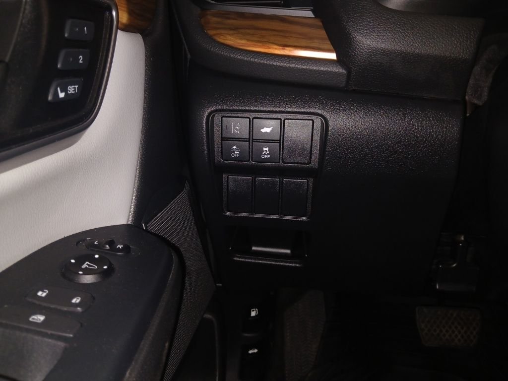 Used 2019 Silver Honda EX-L image 11