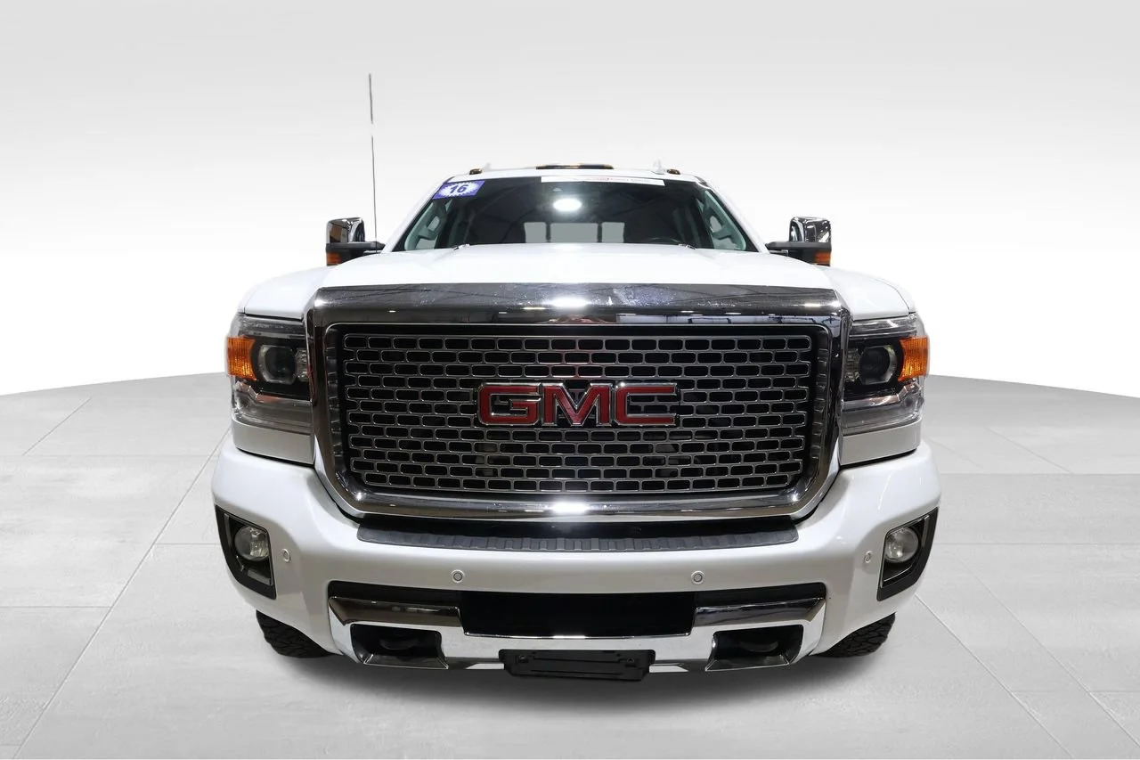 Used 2016 SUMMIT WHITE GMC Denali image 5