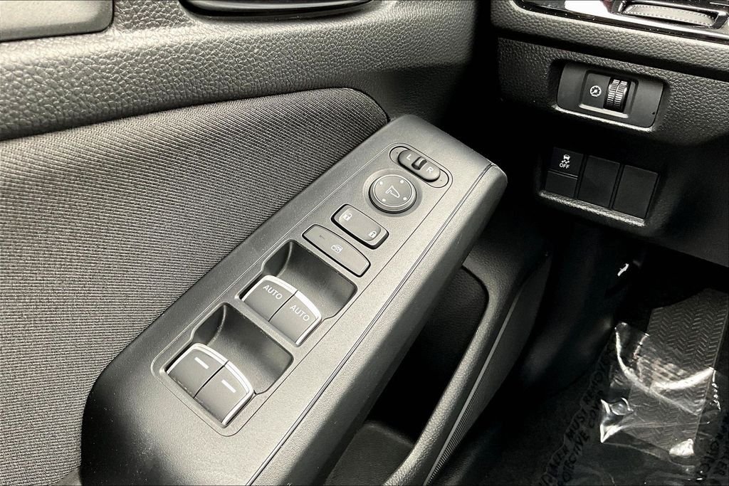 Used 2025  Honda LX image 13