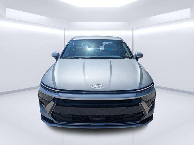 New 2026 Silver Hyundai SEL Sport image 8