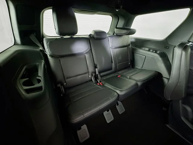 New 2027 Marsh Gray Ford Platinum image 35