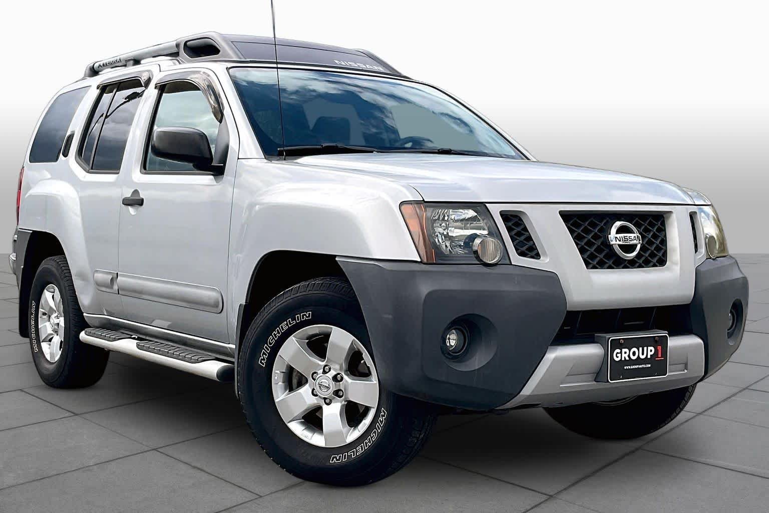 Used 2011 Silver Lightning Nissan S image 2