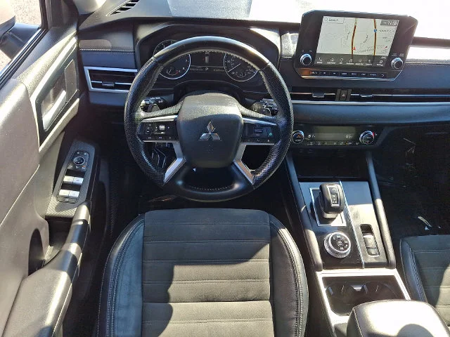 Certified Used 2023 Silver Mitsubishi SE Special Edition image 12