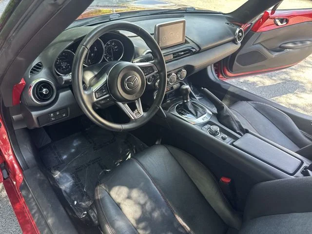 Used 2016 Red Mazda Grand Touring image 13
