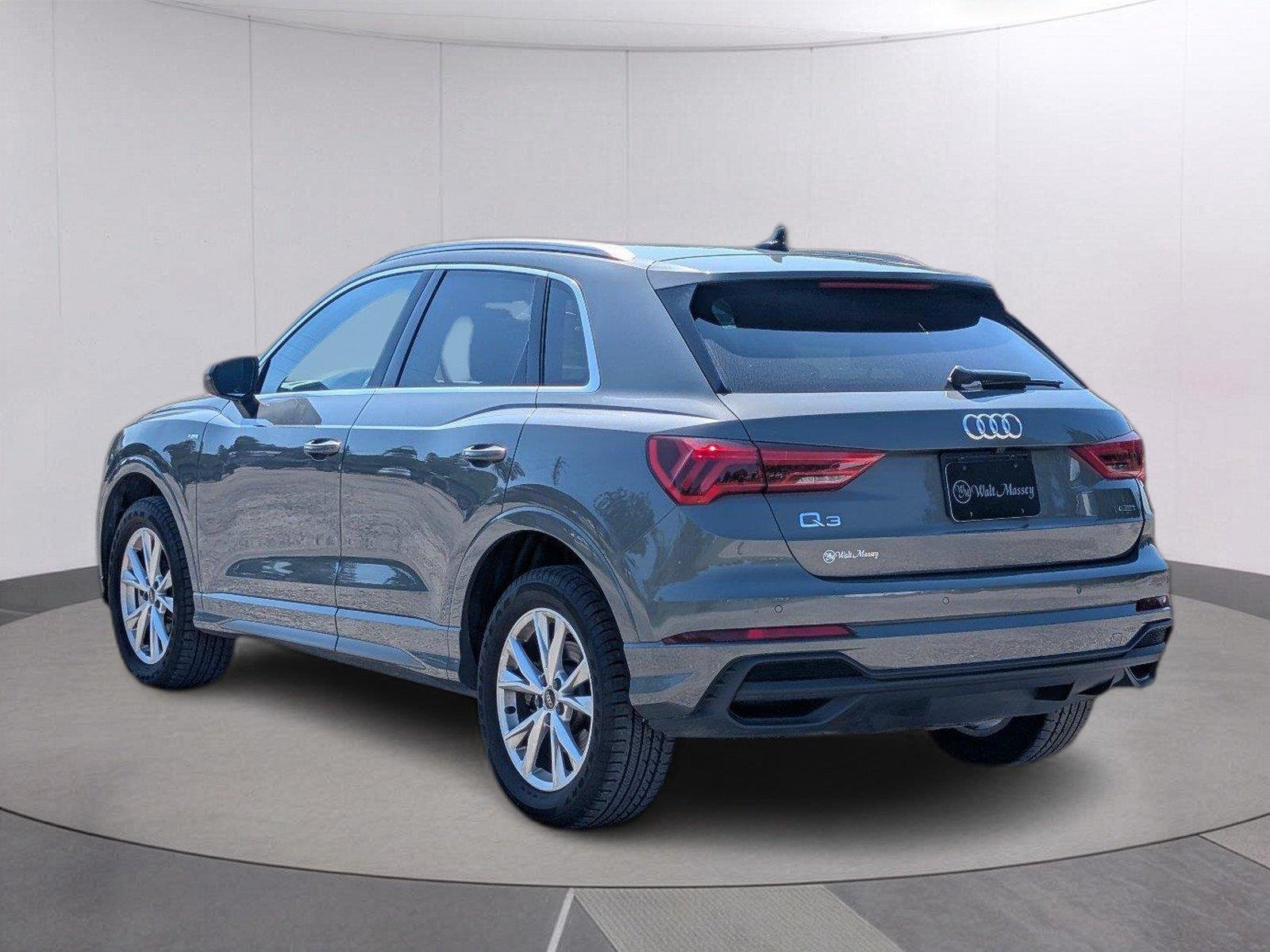 Used 2025  Audi S line Premium image 3