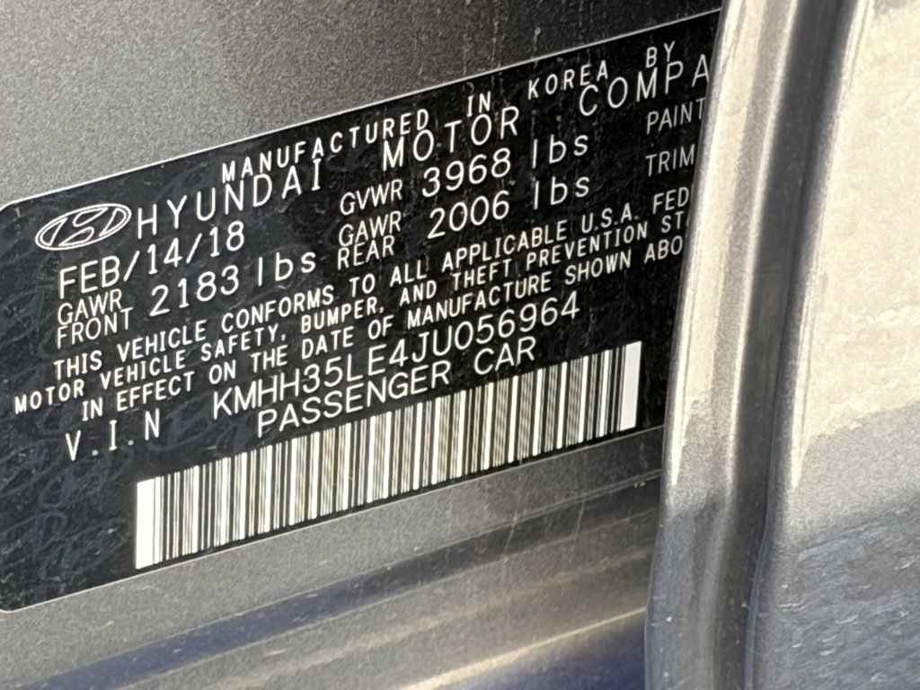 Used 2018 Summit Gray Hyundai Base image 29