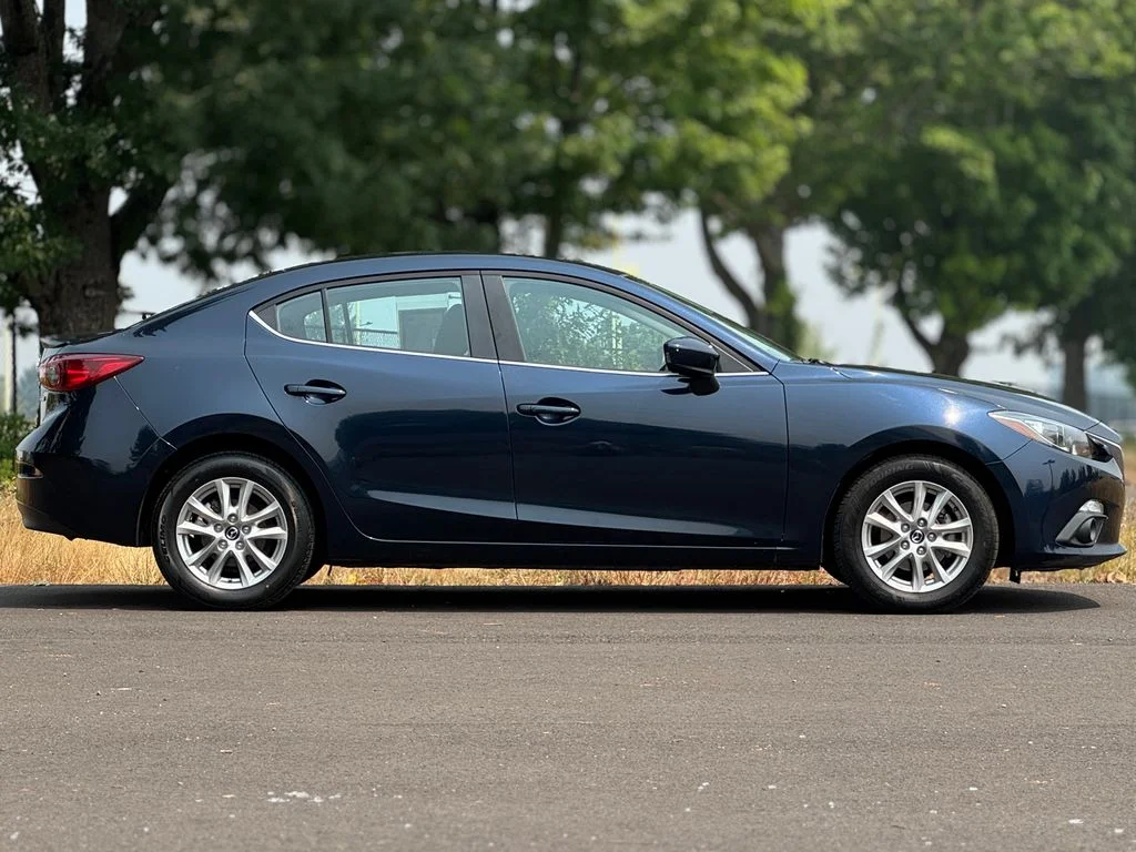 Used 2016 Deep Crystal Blue Mica Mazda i Touring image 8