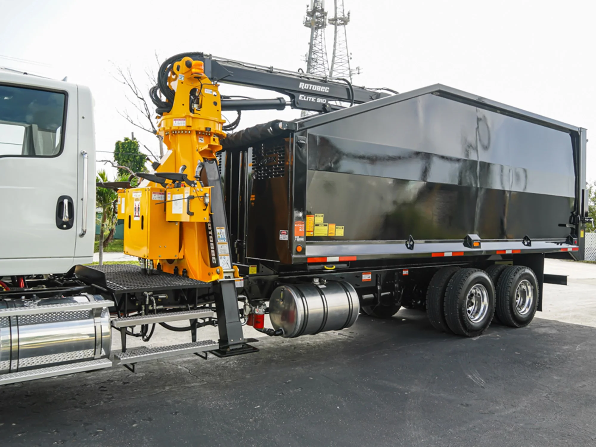 New 2026 White INTERNATIONAL Grapple image 8