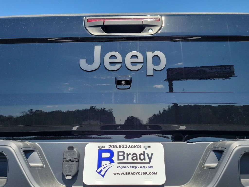 New 2025 Black Clear-Coat Exterior Paint Jeep Sport S image 31