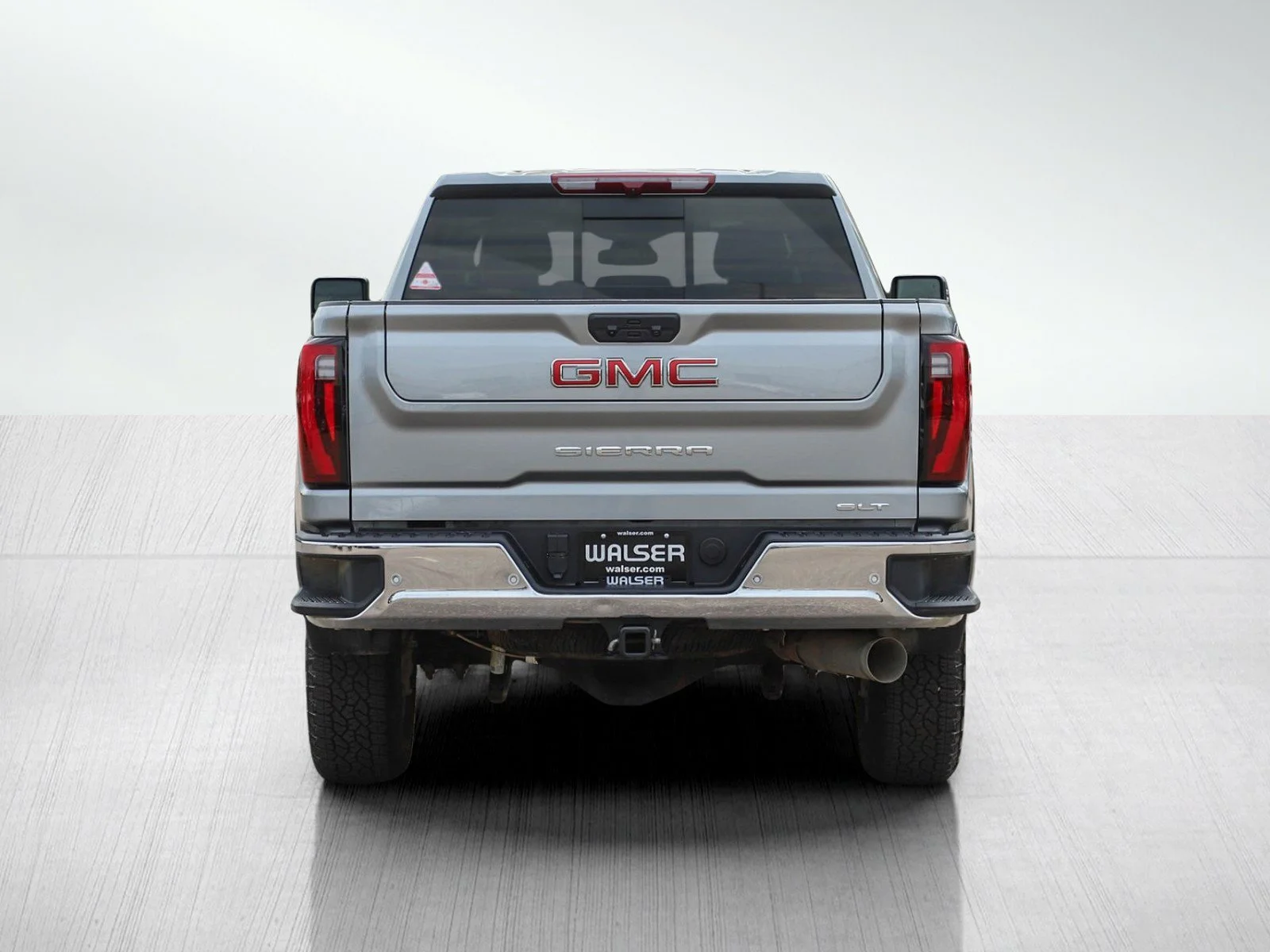 Used 2025 Sterling Metallic GMC SLT image 4