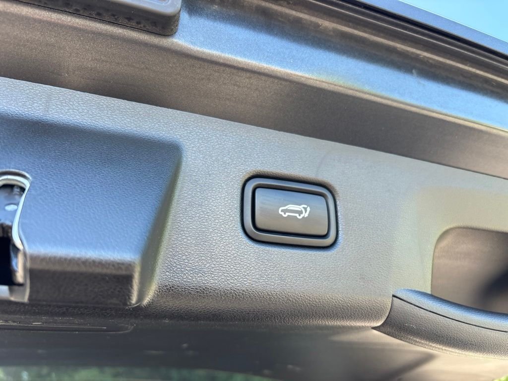 Used 2022 Gray Hyundai SEL image 33