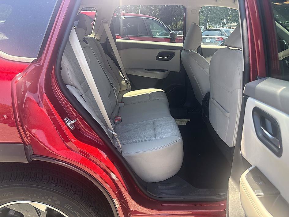 Used 2025 Scarlet Ember Tintcoat Nissan SV image 20