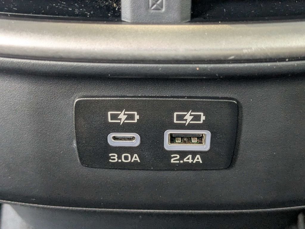 Used 2025 White Subaru Onyx Edition image 15