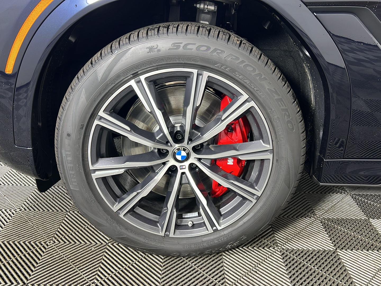 New 2027 Carbon Black Metallic BMW M60i image 19