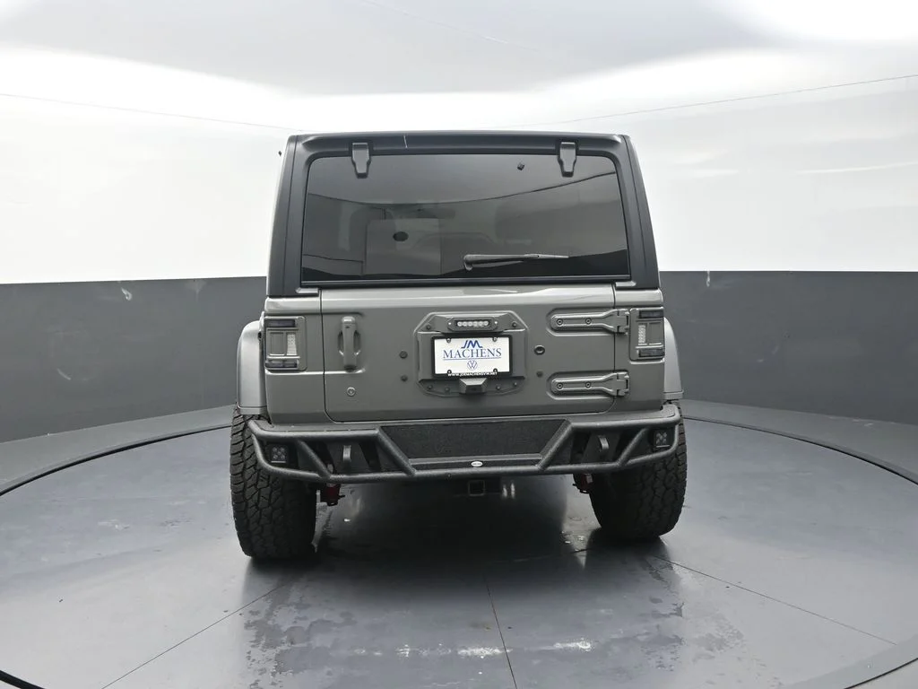 Used 2020 Gray Jeep Sport image 9