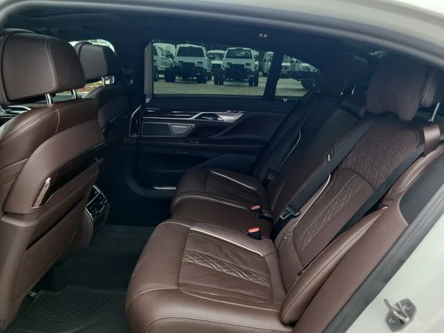 Used 2022 White BMW 750i xDrive image 15