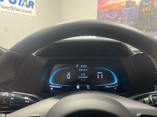 Used 2025 Gray Hyundai SEL Sport image 12