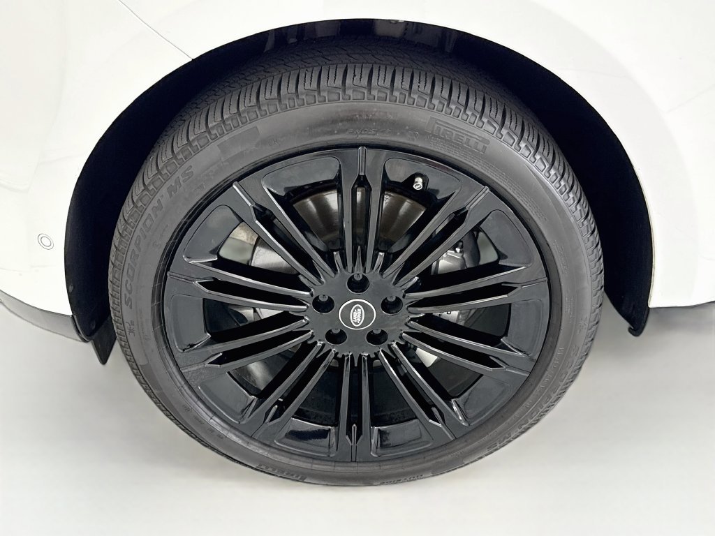 Certified Used 2025 Fuji White Land Rover SE image 29