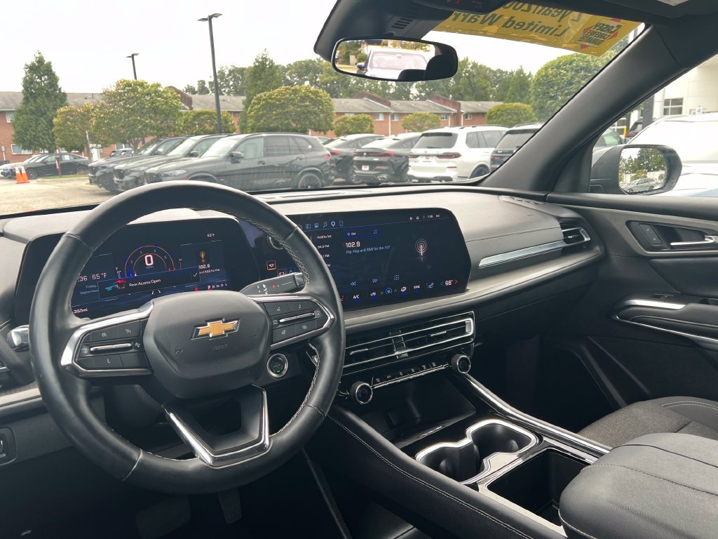 Used 2025 Gray Chevrolet LT image 25