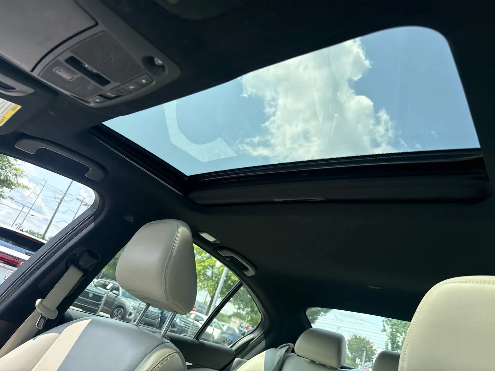 Used 2021 Majestic White INFINITI 3.0t SENSORY image 19