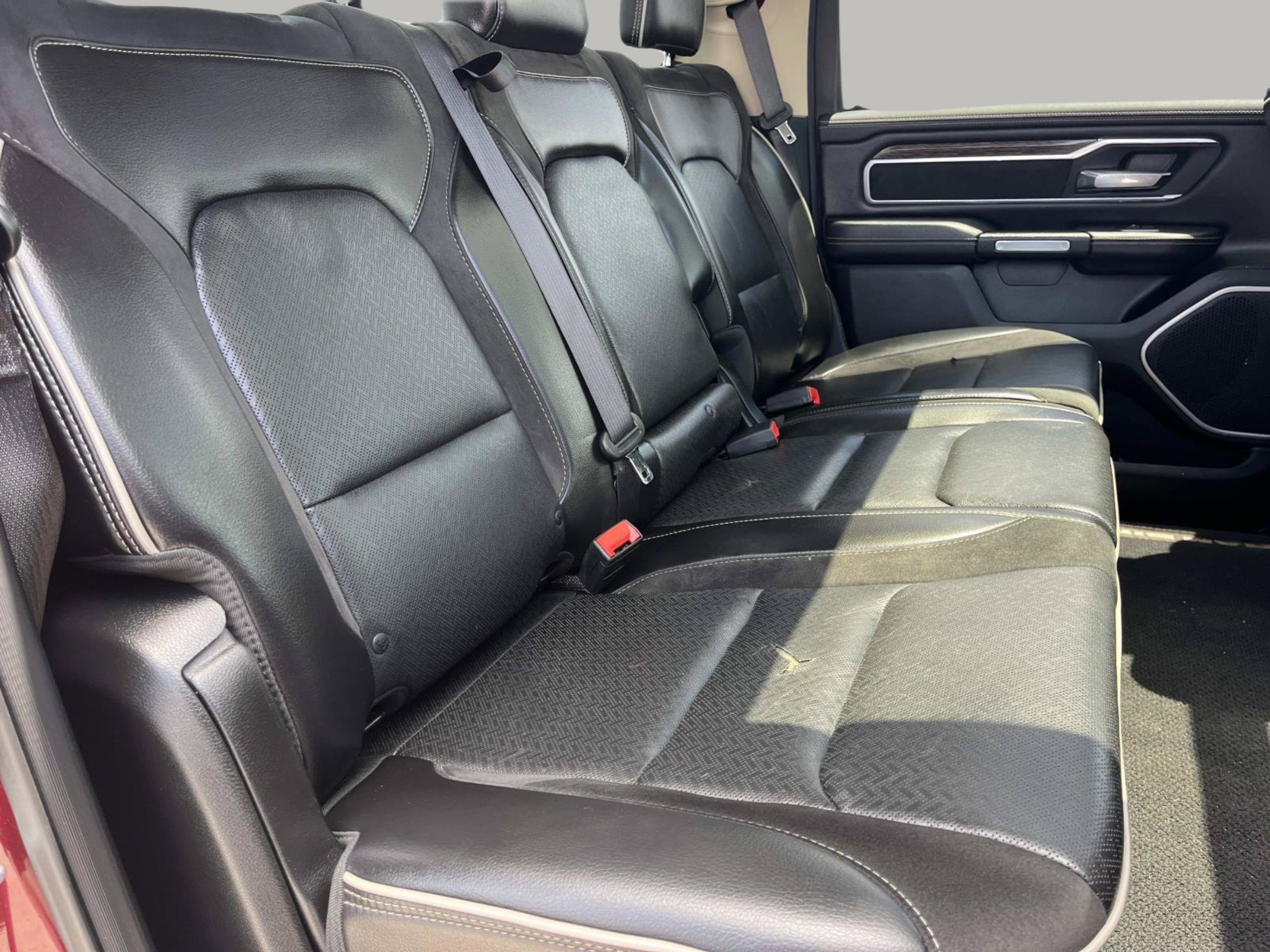 Used 2019 Delmonico Red Pearlcoat Ram Laramie image 26