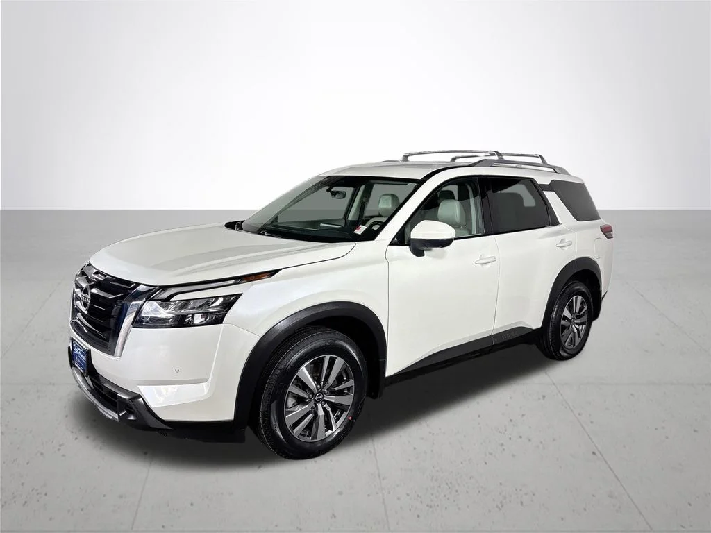Used 2023 White Nissan SL image 2
