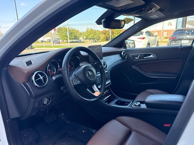 Used 2019 White Mercedes-Benz GLA 250 image 11