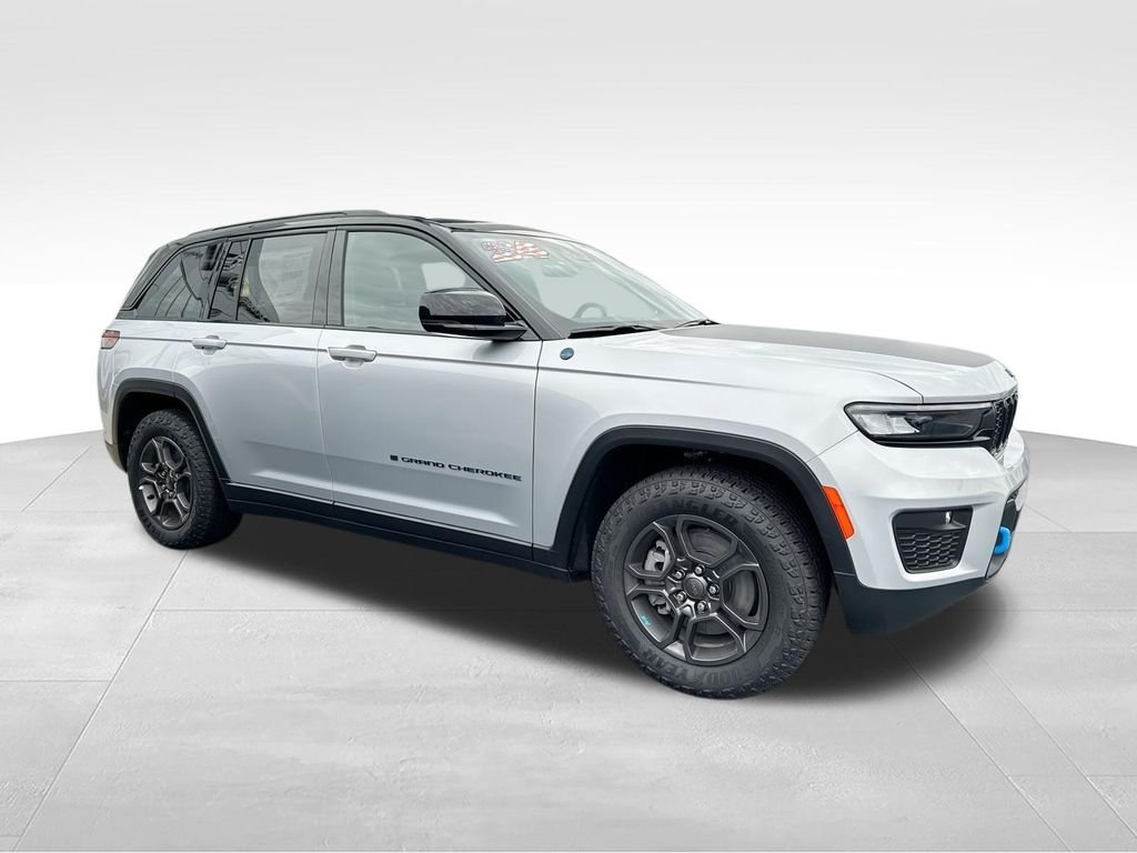 New 2024 Silver Zynith Jeep Trailhawk 4xe image 9