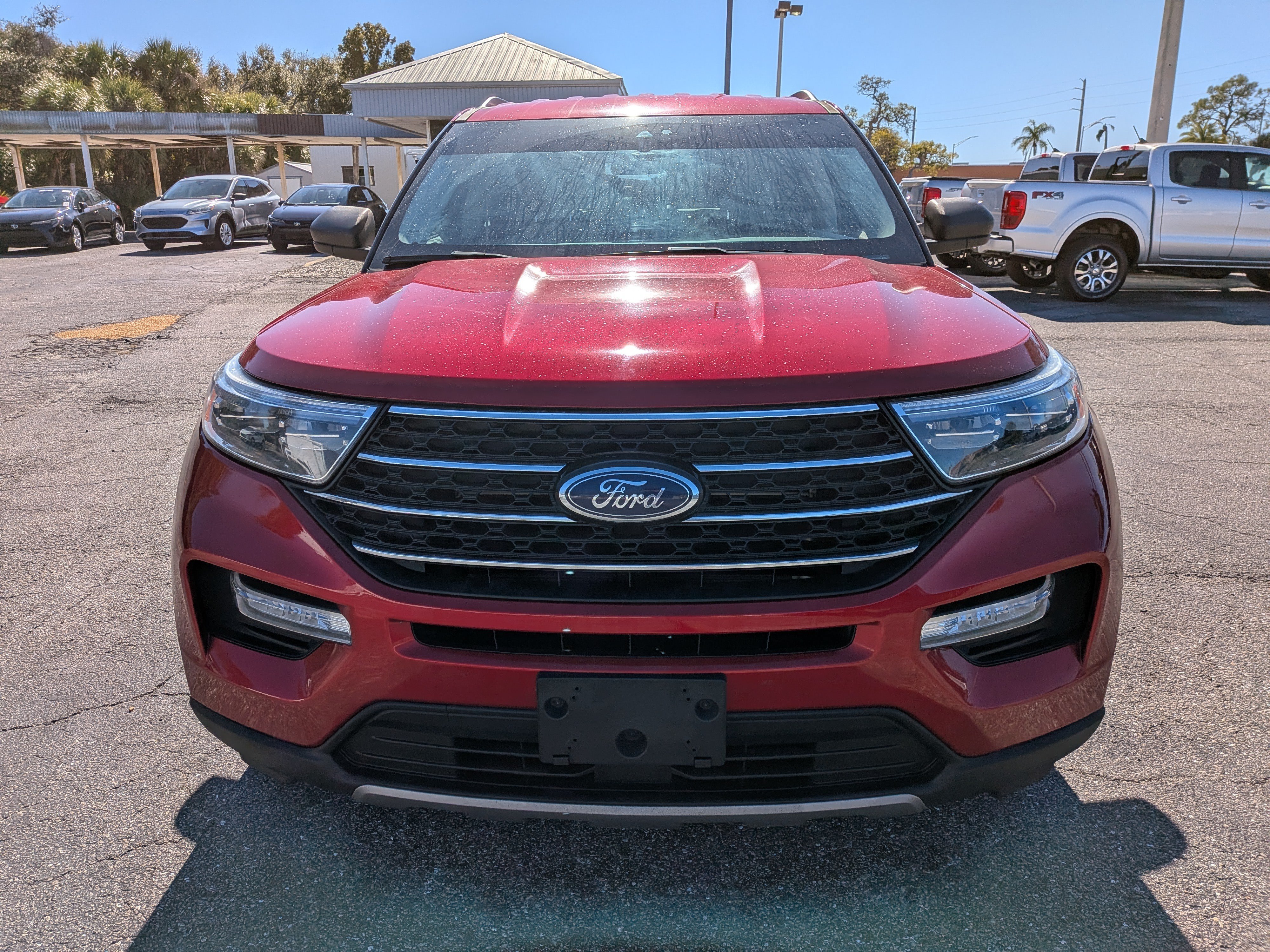 Used 2023 Rapid Red Metallic Tinted Clearcoat Ford XLT image 9