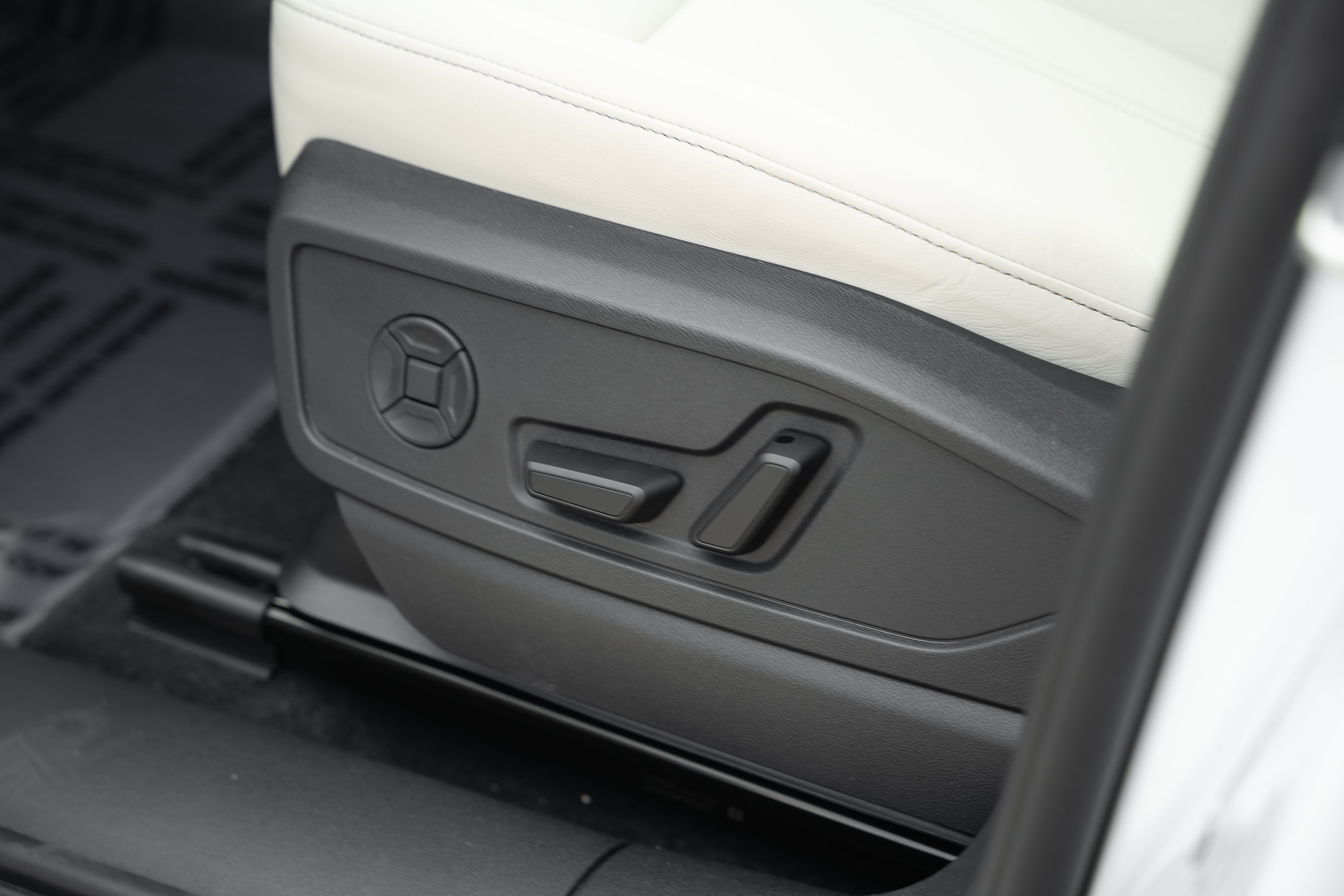 New 2026 Glacier Audi Premium Plus image 17