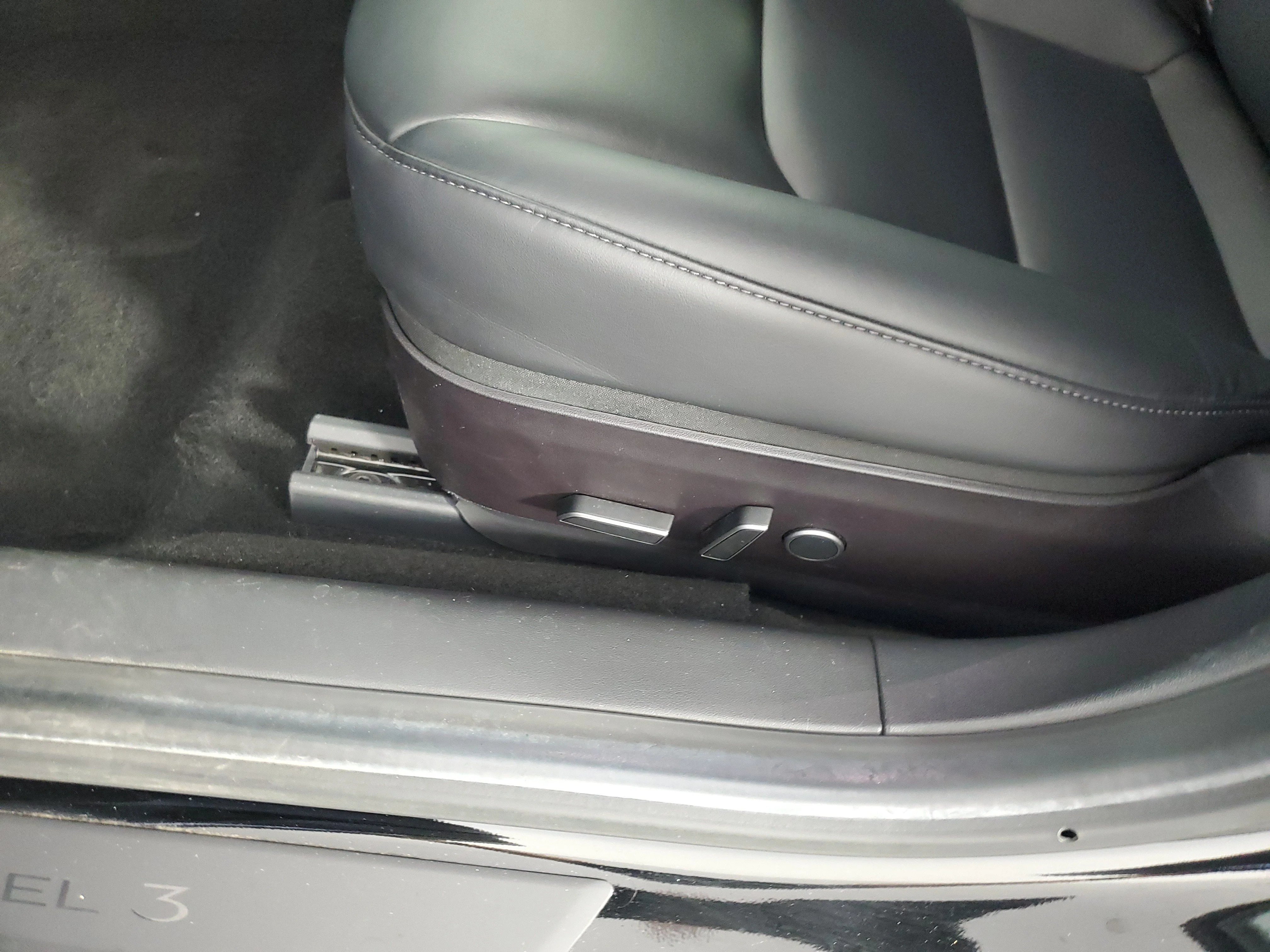 Used 2021 Solid Black Tesla Long Range image 24