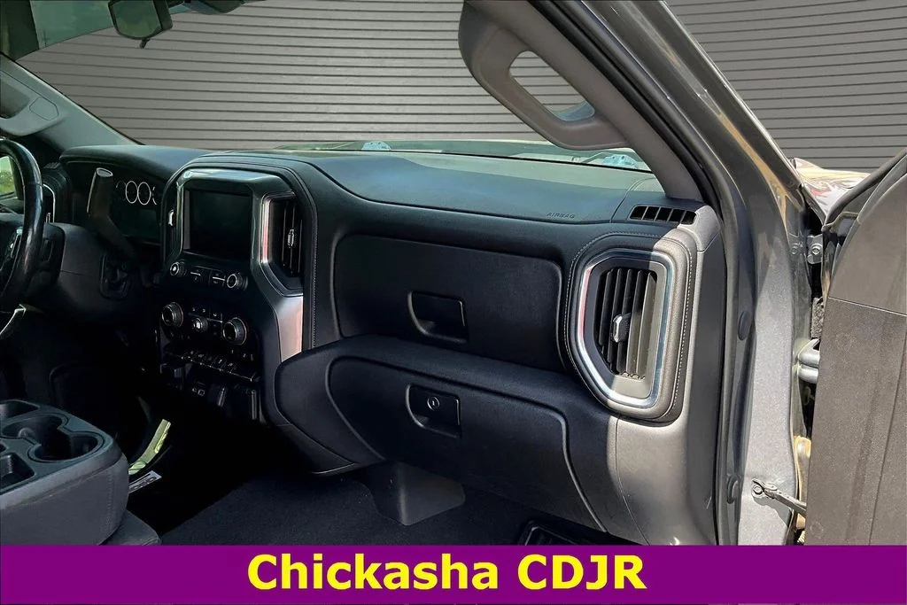 Used 2020 Gray Chevrolet LT image 26