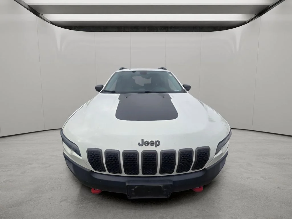 Used 2019 Pearl White Pearlcoat Jeep Trailhawk image 7