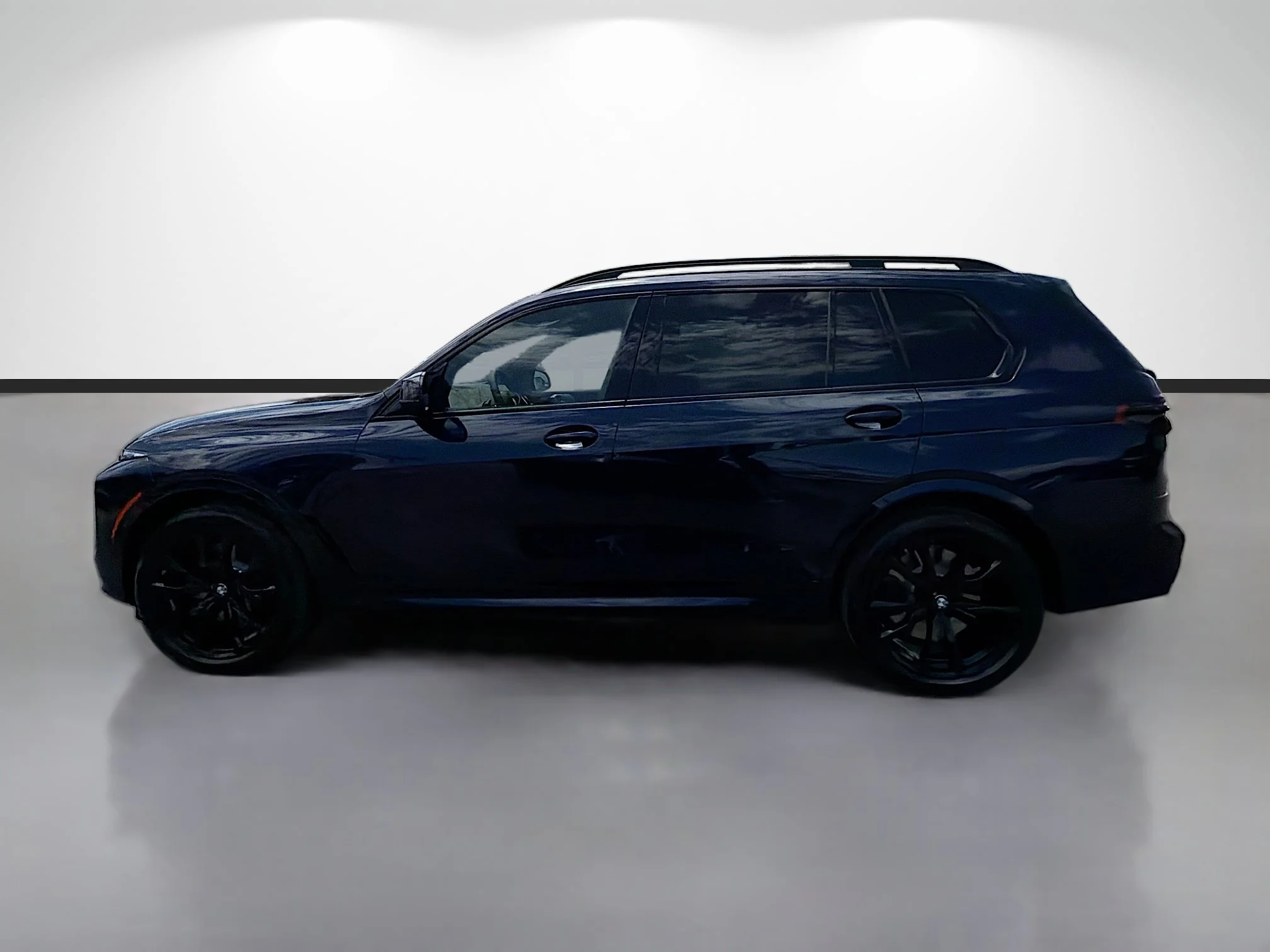 New 2027 Tanzanite Blue II Metallic BMW M60i image 6