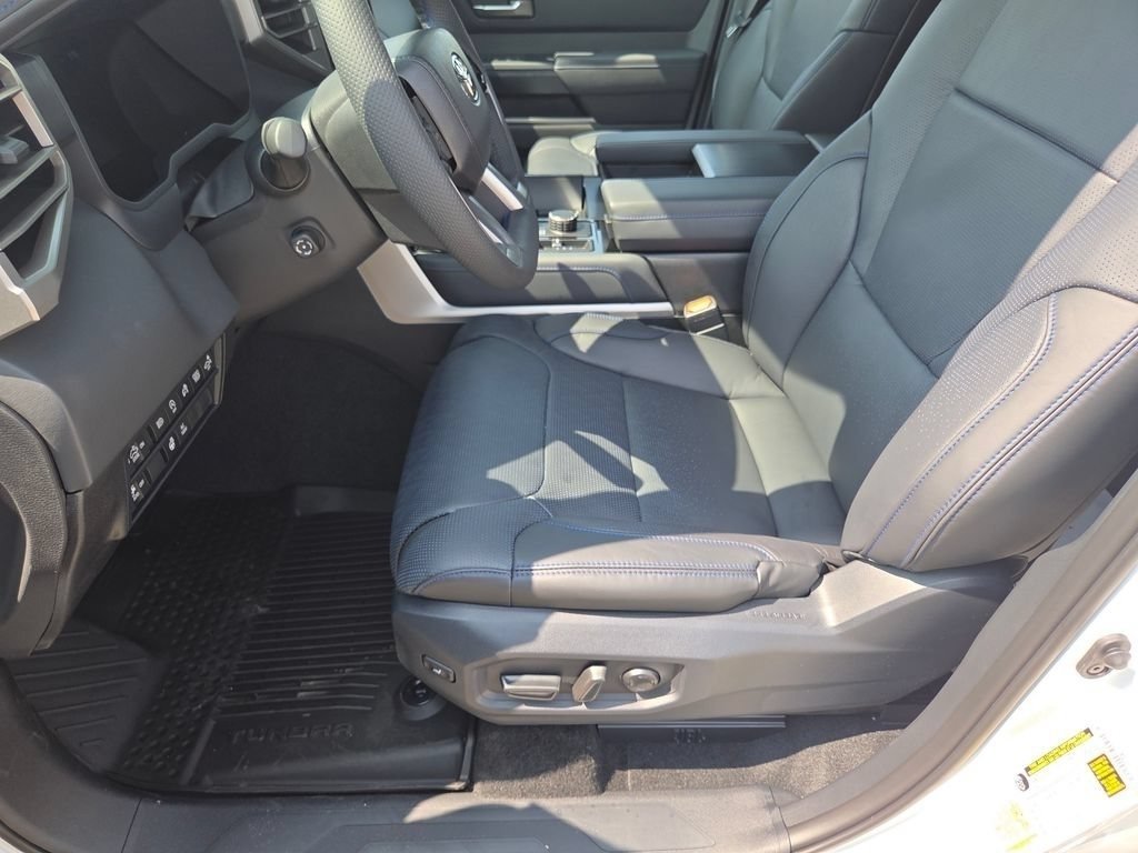 New 2026 Wind Chill Pearl Toyota Platinum image 6