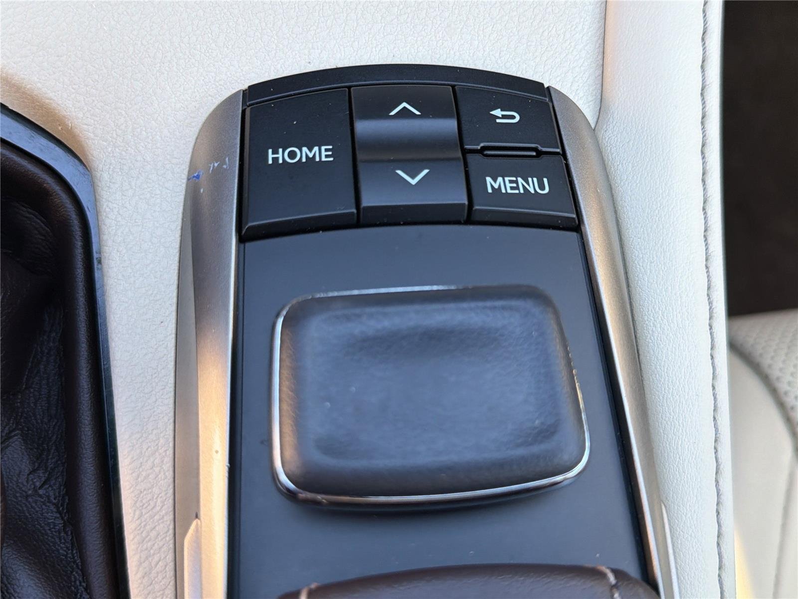 Used 2018  LEXUS  image 10