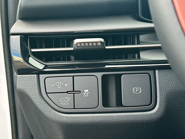Used 2026 Glacial White Pearl Kia SX image 10