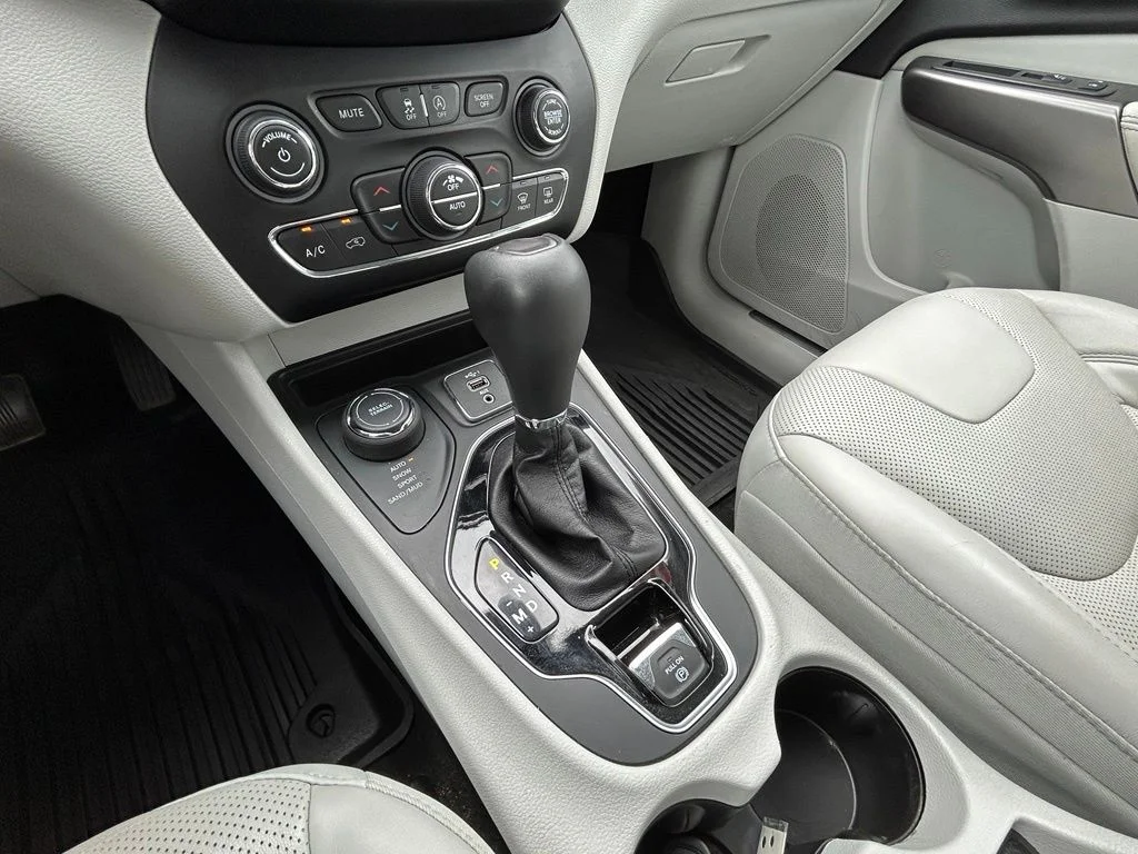 Used 2019 Red Jeep Limited image 24
