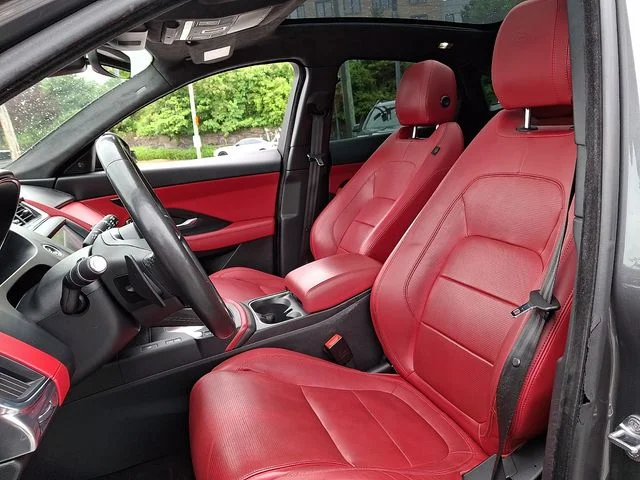 Used 2019  Jaguar R-Dynamic image 12