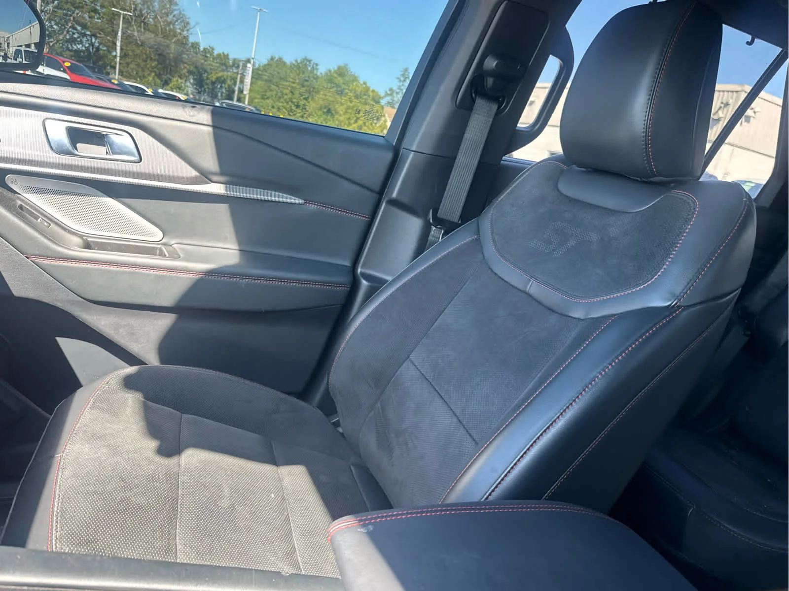 Used 2025 Rapid Red Metallic Tinted Clearcoat Ford ST image 21