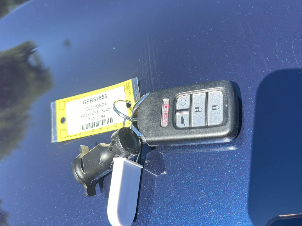 Used 2023 Blue Honda EX-L image 33