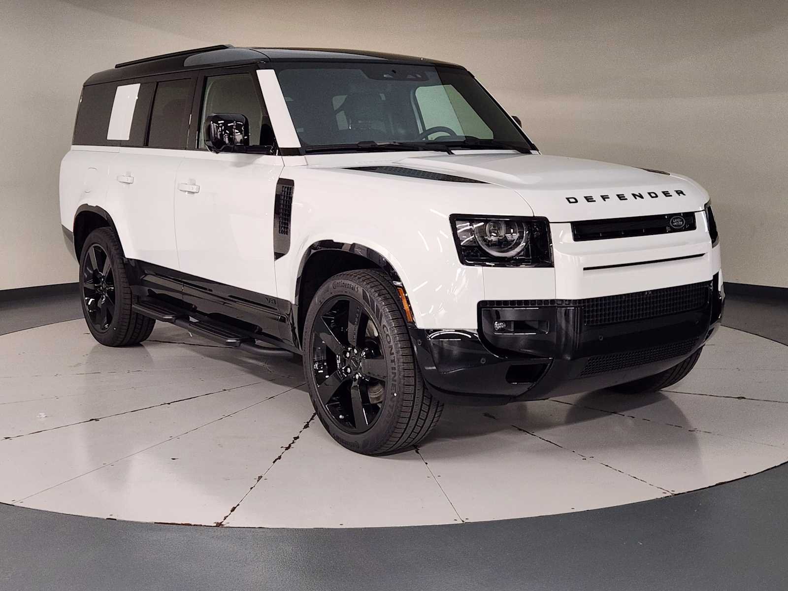 New 2026 Fuji White Land Rover V8 image 7